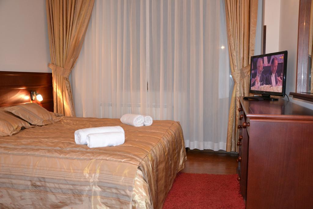 Hotel Dva Bisera ラガディン エクステリア 写真